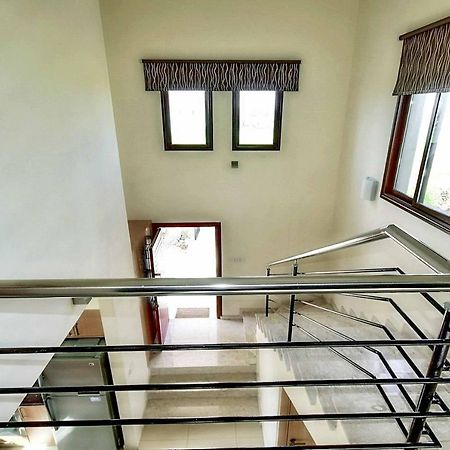 Villa Olivia Coral Пея Екстериор снимка
