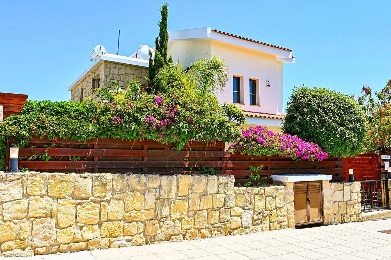 Villa Olivia Coral Пея Екстериор снимка