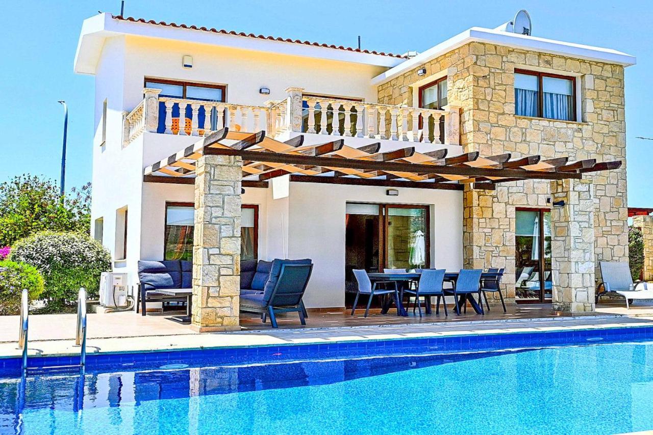 Villa Olivia Coral Пея Екстериор снимка