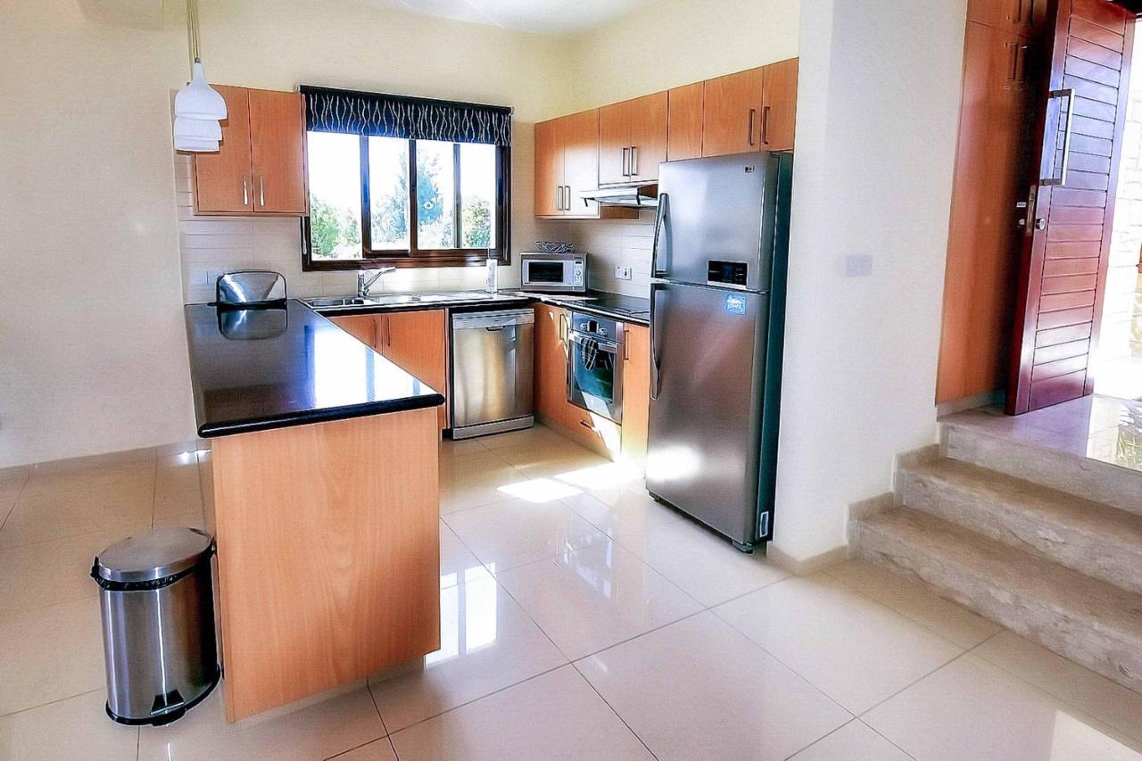 Villa Olivia Coral Пея Екстериор снимка