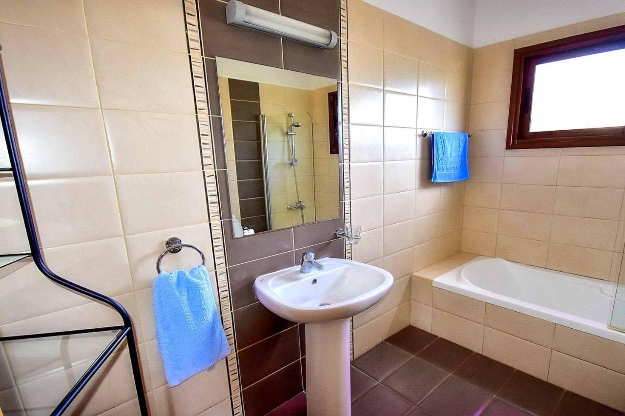 Villa Olivia Coral Пея Екстериор снимка